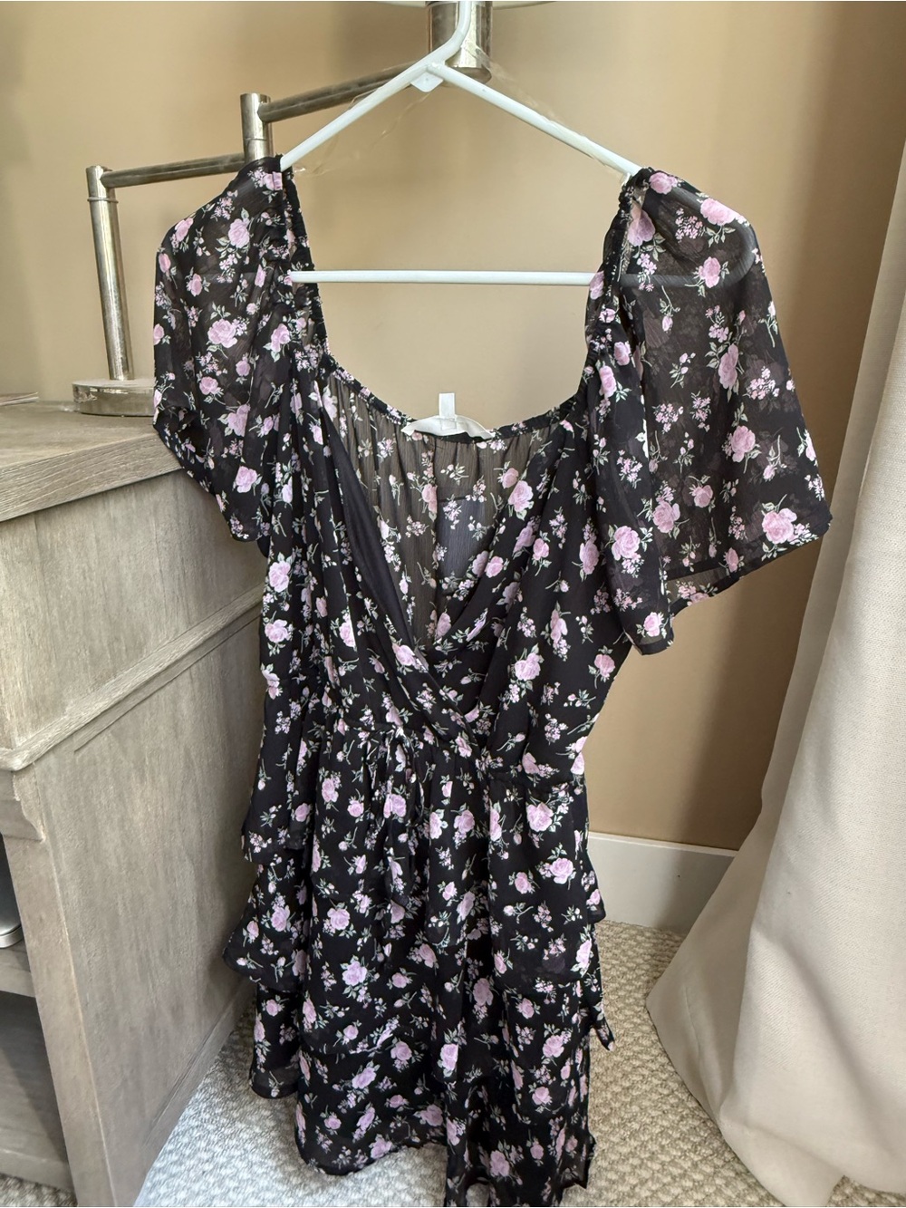 Row A short sleeve dress black floral size medium nwt